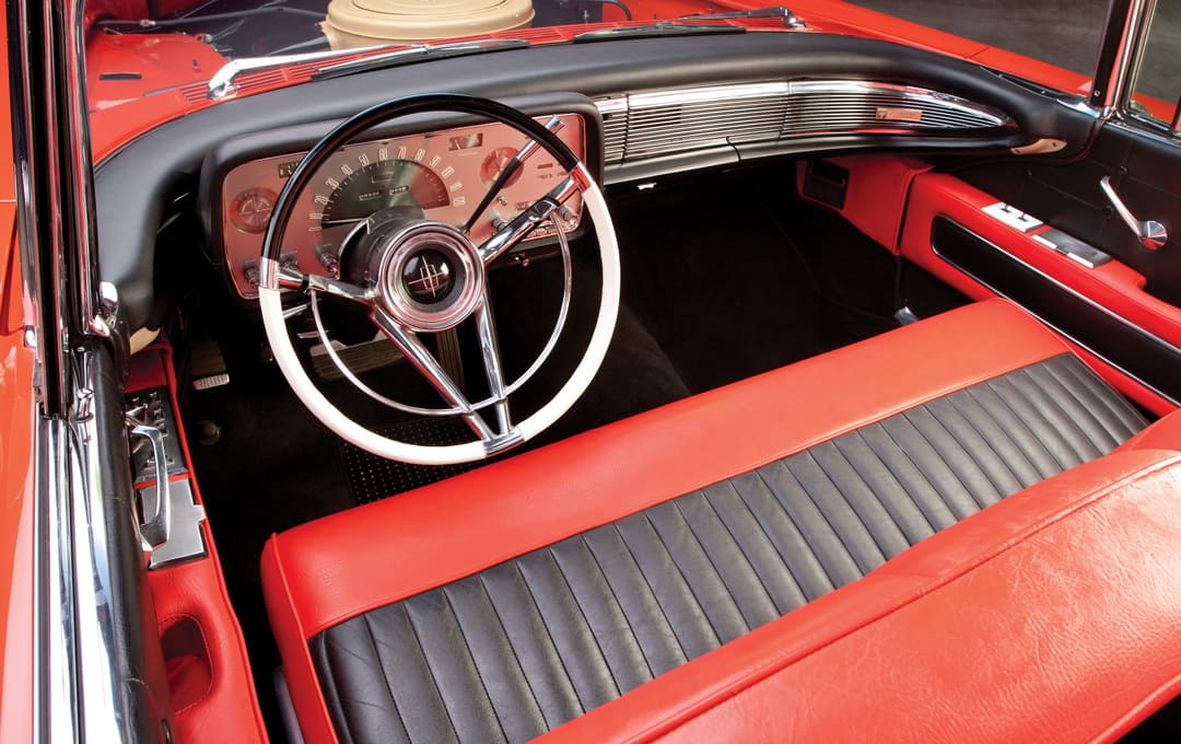 Интерьер салона кабриолета Lincoln Continental Mark III Convertible (68A) '1958 года