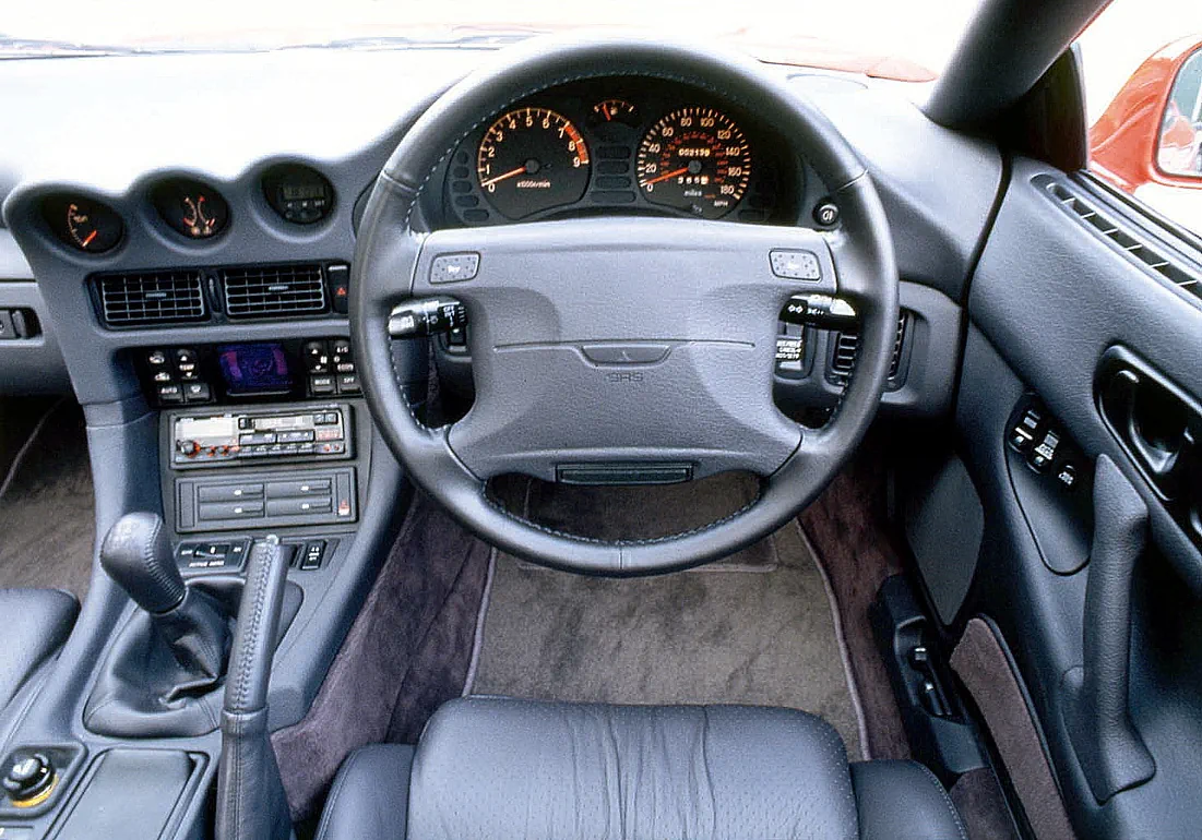 Интерьер спорткара Mitsubishi 3000GT VR-4 '1990–93