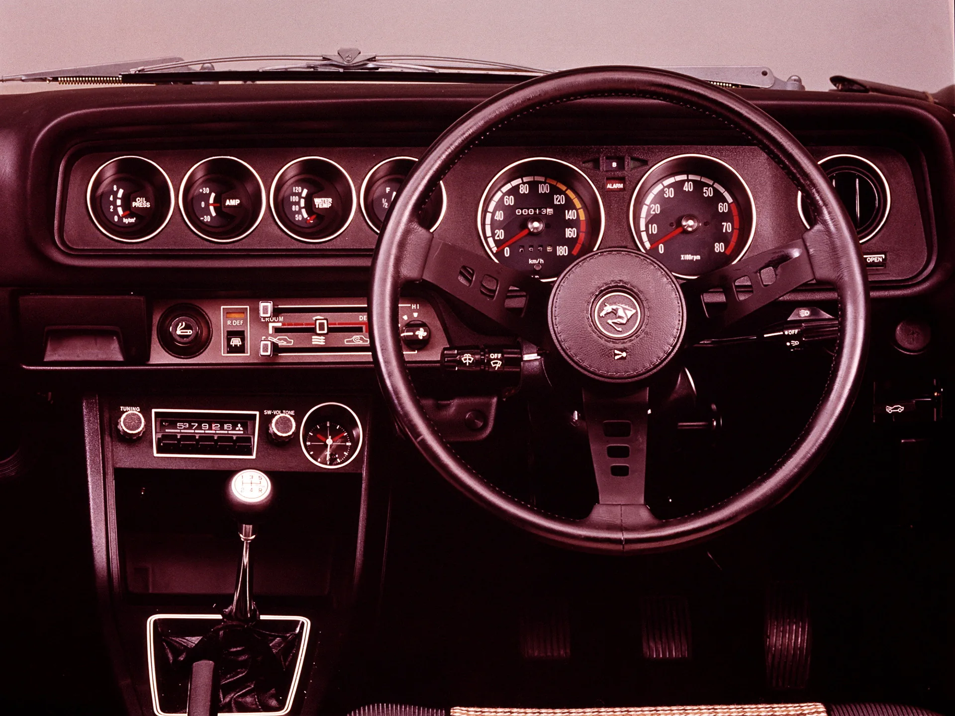 Интерьер Mitsubishi Celeste GSL '1975–77