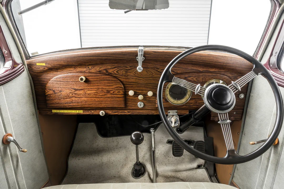 Интерьер автомобиля Nissan 70 Sedan '1937–39