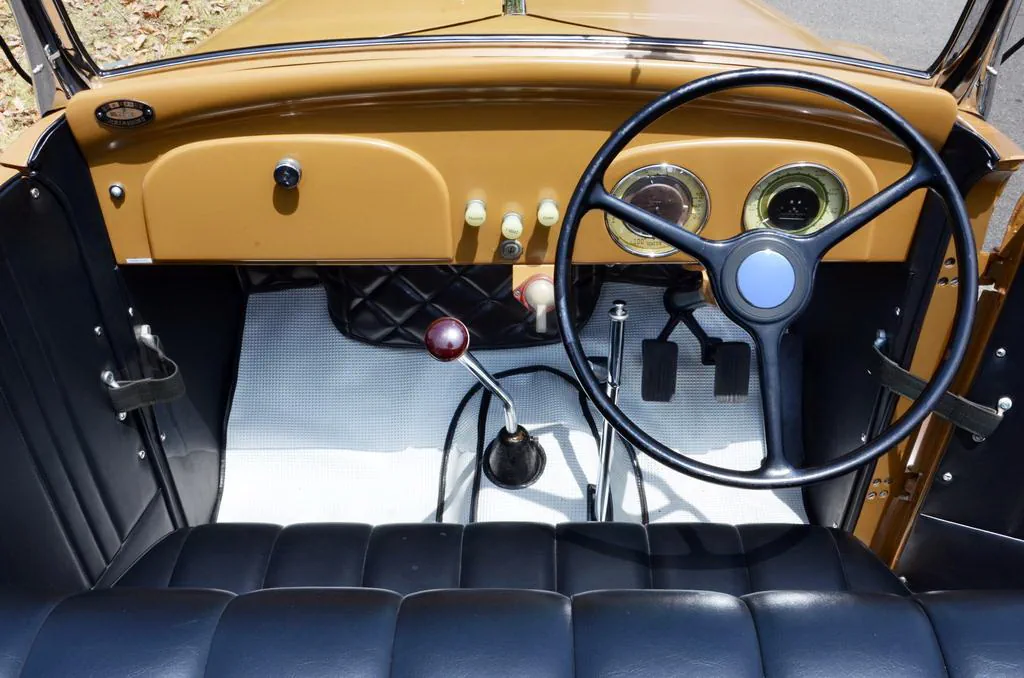 Интерьер автомобиля Nissan Model 70 Phaeton '1937-39