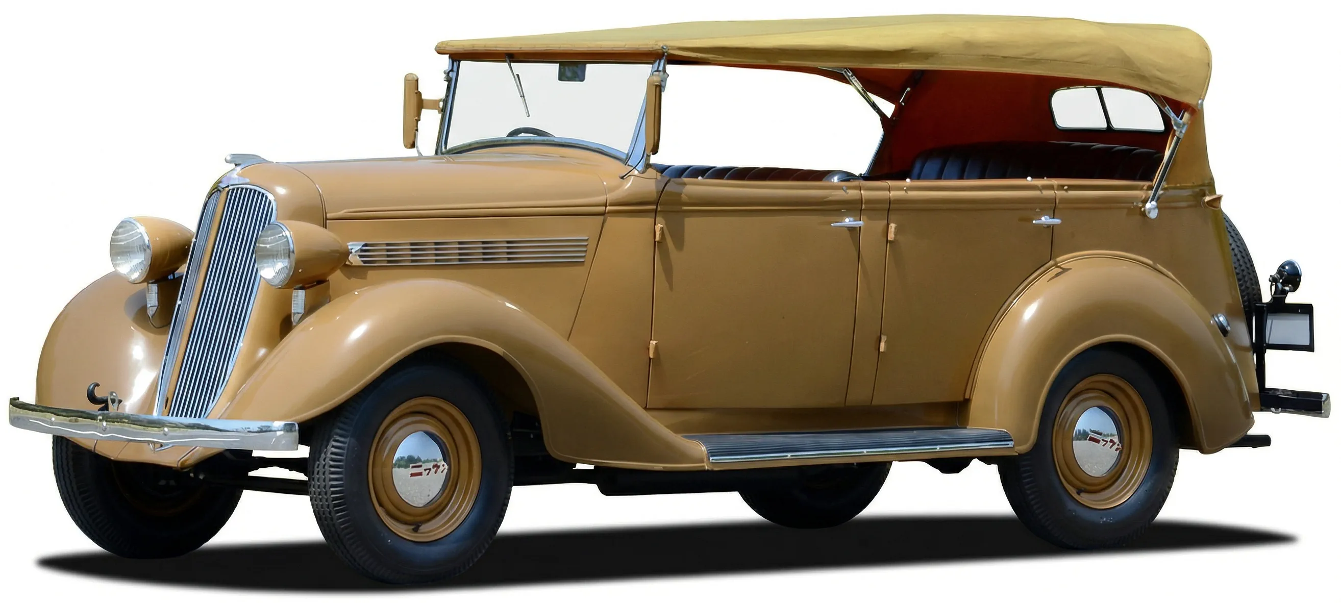 Японский автомобиль Nissan Model 70 Phaeton '1937-39, вид 3/4 спереди сбоку