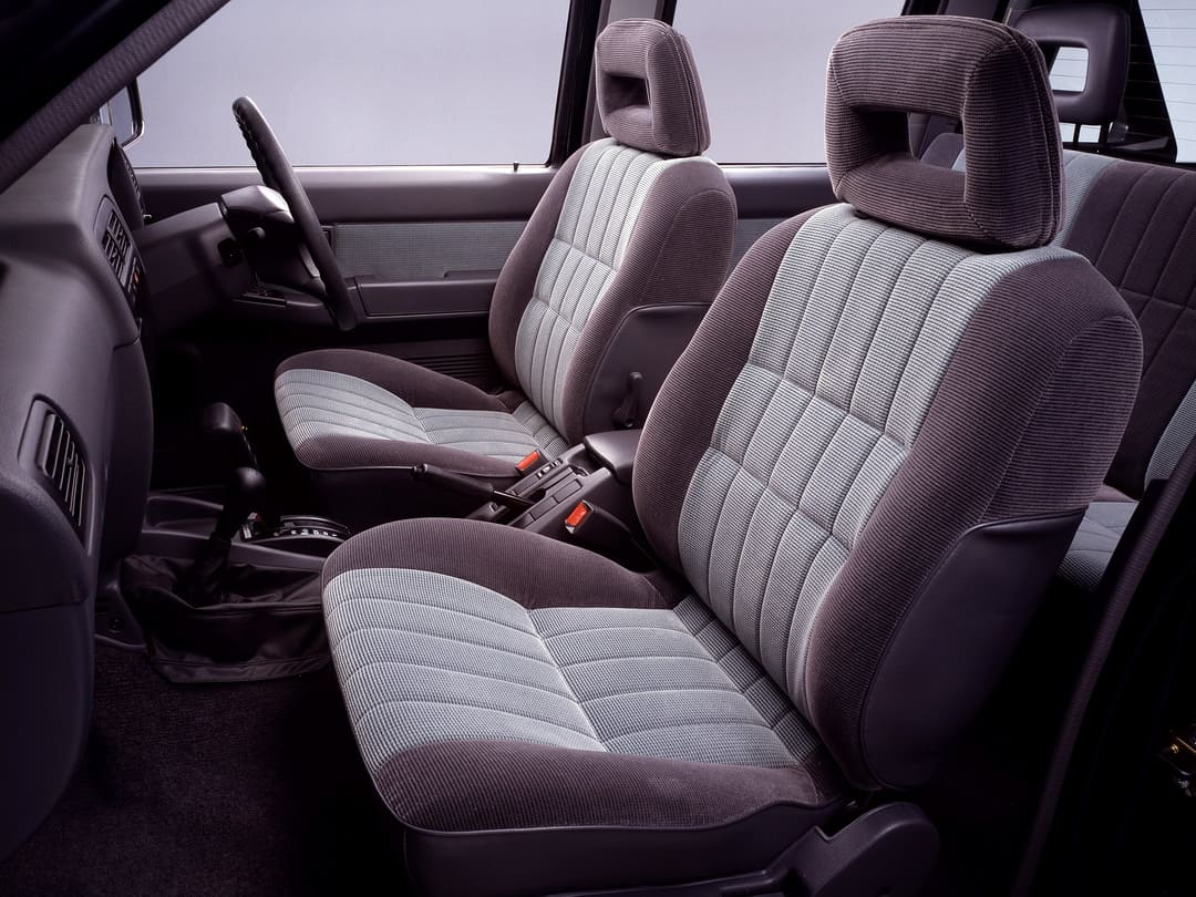 Интерьер автомобиля Nissan Datsun 4WD AX Turbo Double Cab (D21) '1993-96