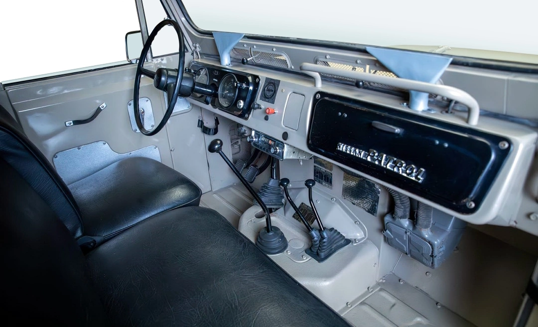 Интерьер внедорожника Nissan Patrol Hard Top (KL60) '1960–80