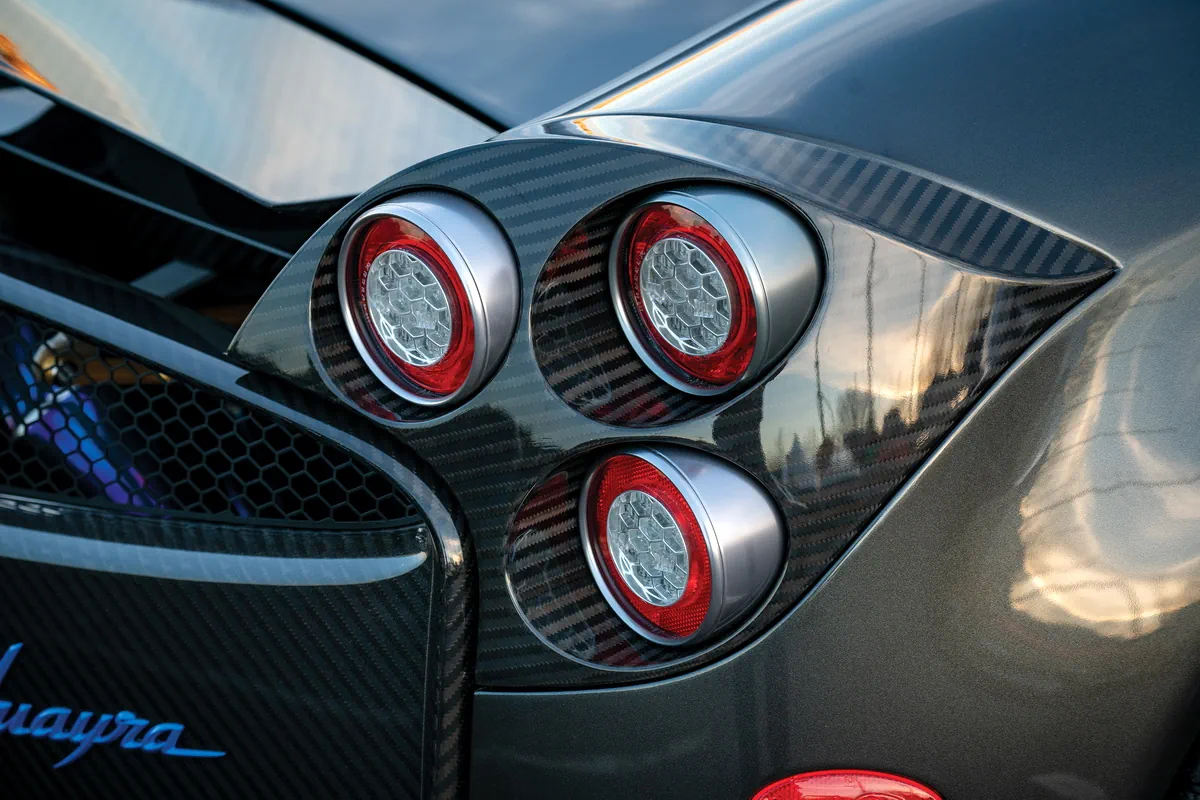 Задний фонари Pagani Huayra Pacchetto Tempesta '2016
