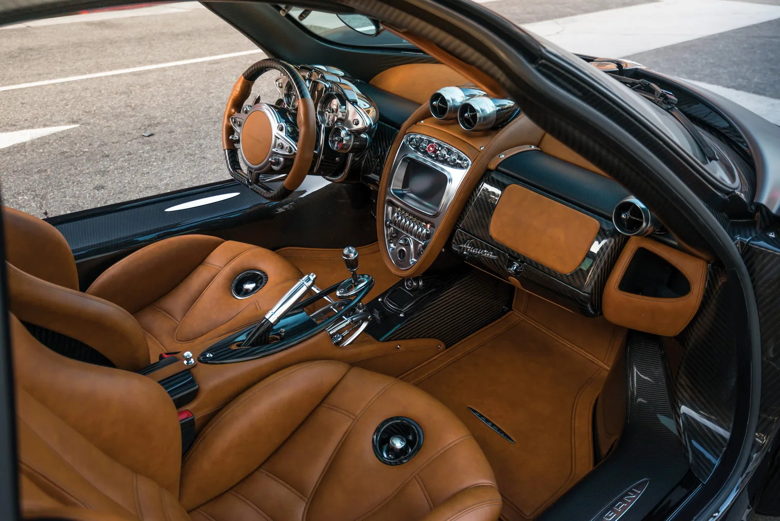 Интерьер автомобиля Pagani Huayra Pacchetto Tempesta '2016