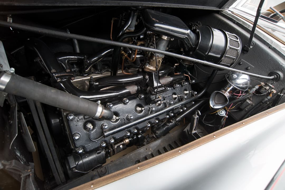 Двигатель автомобиля Pierce-Arrow Silver Arrow '1933