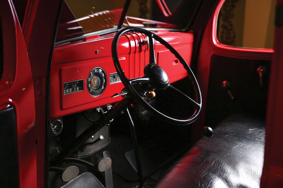 Интерьер пикапа Plymouth PT 105 Pickup '1940