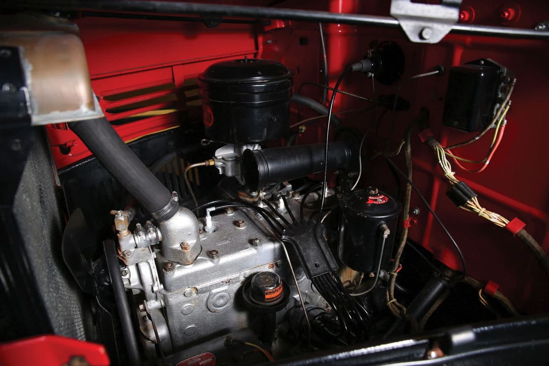 Двигатель автомобиля Plymouth PT 105 Pickup '1940