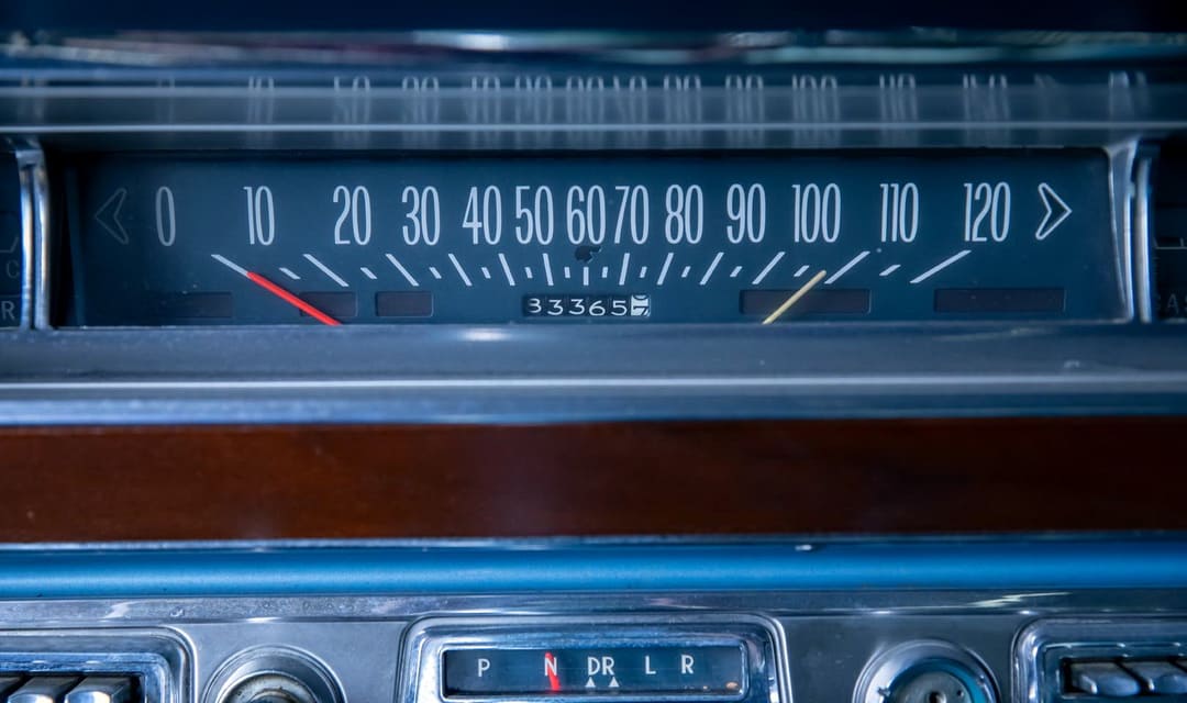 Приборная панель автомобиля Pontiac Bonneville Coupe '1962