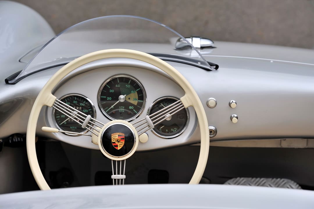 Приборная панель автомобиля Porsche 550 Spyder '1954–56