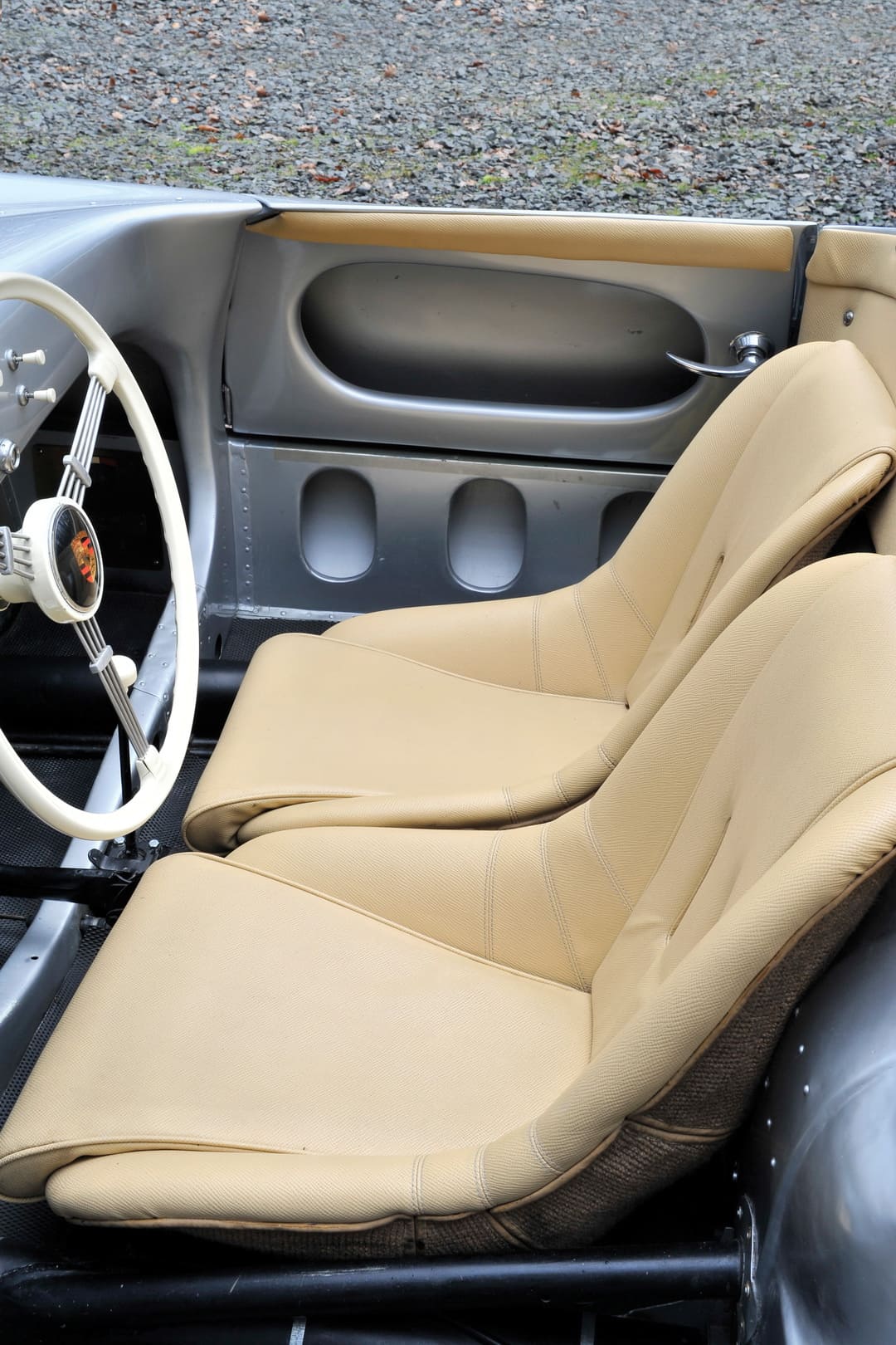 Сиденья в автомобиле Porsche 550 Spyder '1954–56