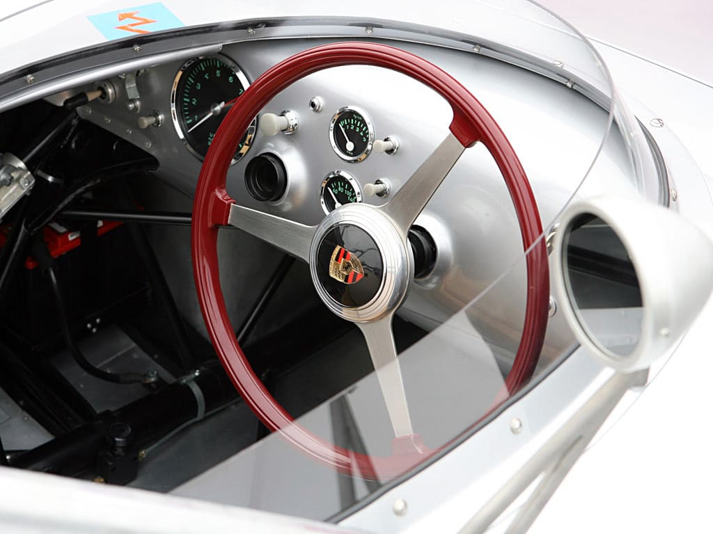 Приборная панель автомобиля Porsche 718 RSK '1958–59