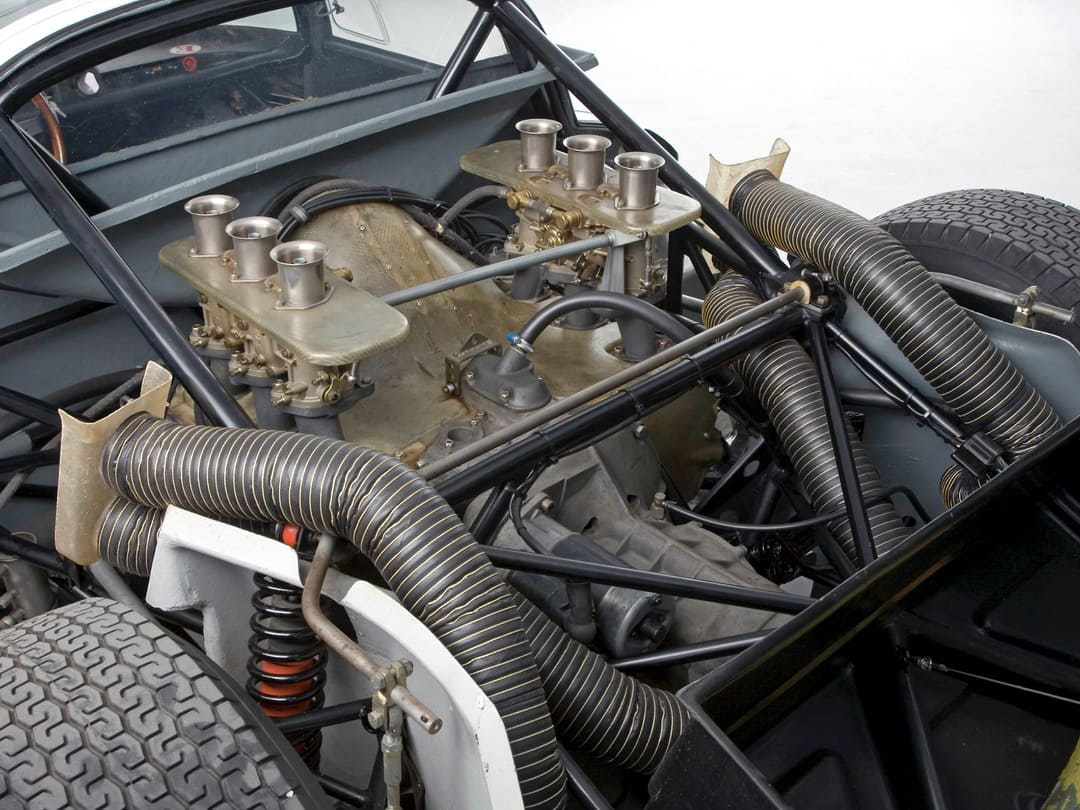 Двигатель спорткара Porsche 906E Racing Coupe '1967