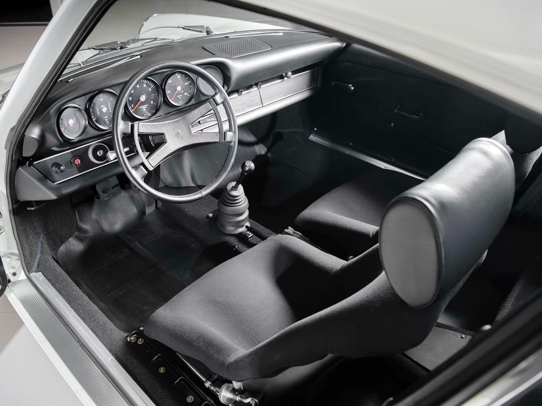 Интерьер автомобиля Porsche 911 Carrera RS 2.7 Lightweight '1973