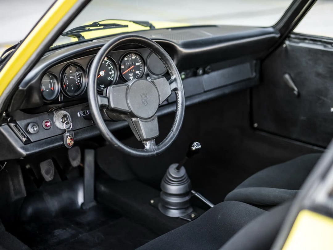 Интерьер автомобиля Porsche 911 Carrera RS 3.0 '1974