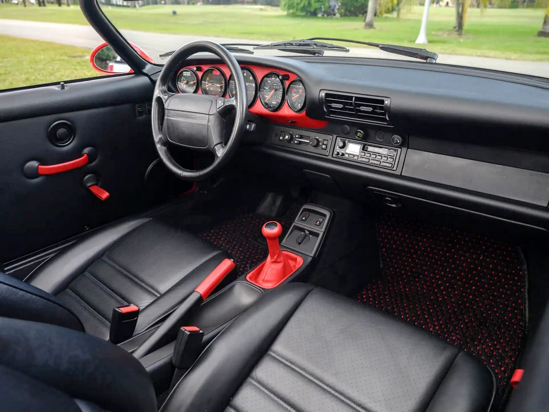 Интерьер спидстера Porsche 911 Speedster '1994