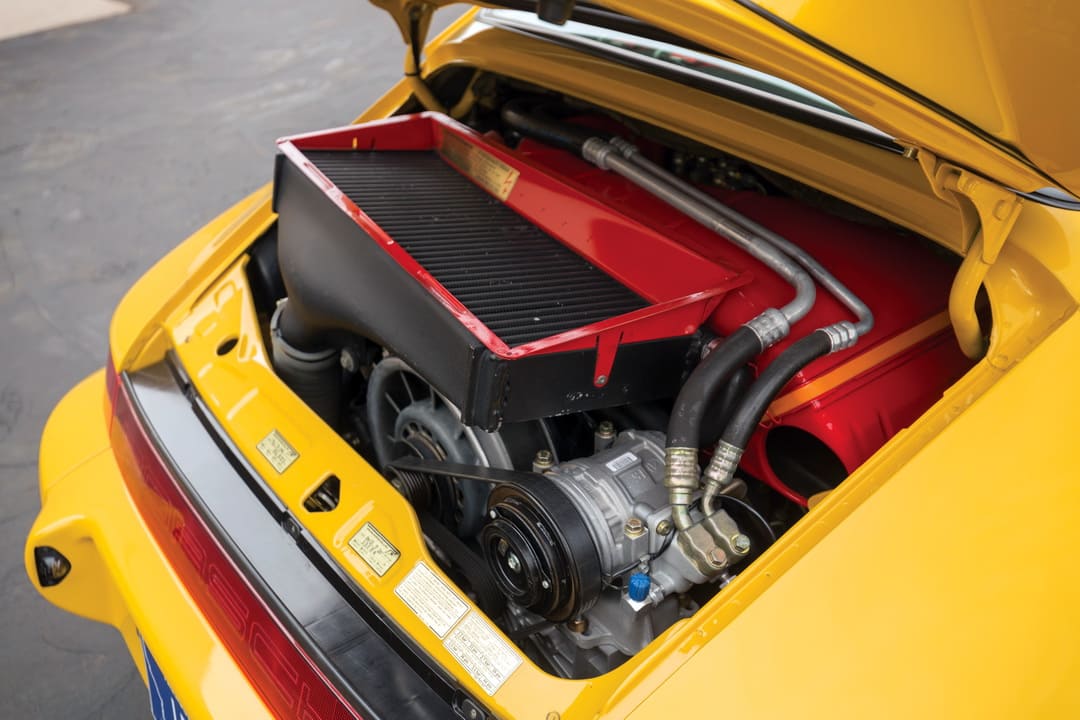 Двигатель спорткара Porsche 911 Turbo S Leichtbau '1992