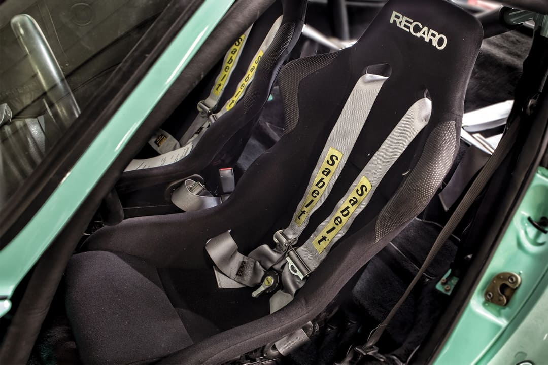 Сиденья спорткара RUF CTR 'Yellowbird' Conversion Clubsport '1989