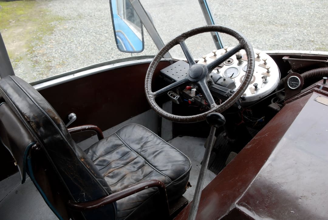 Место водителя в салоне Delahaye Merk Moteur Perkins "Rizla +" '1959