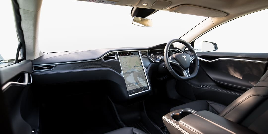 Интерьер автомобиля Tesla Model S '2012–16