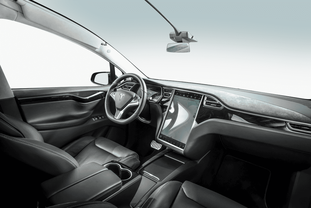Интерьер электрического кроссовера Tesla Model X '2015–22