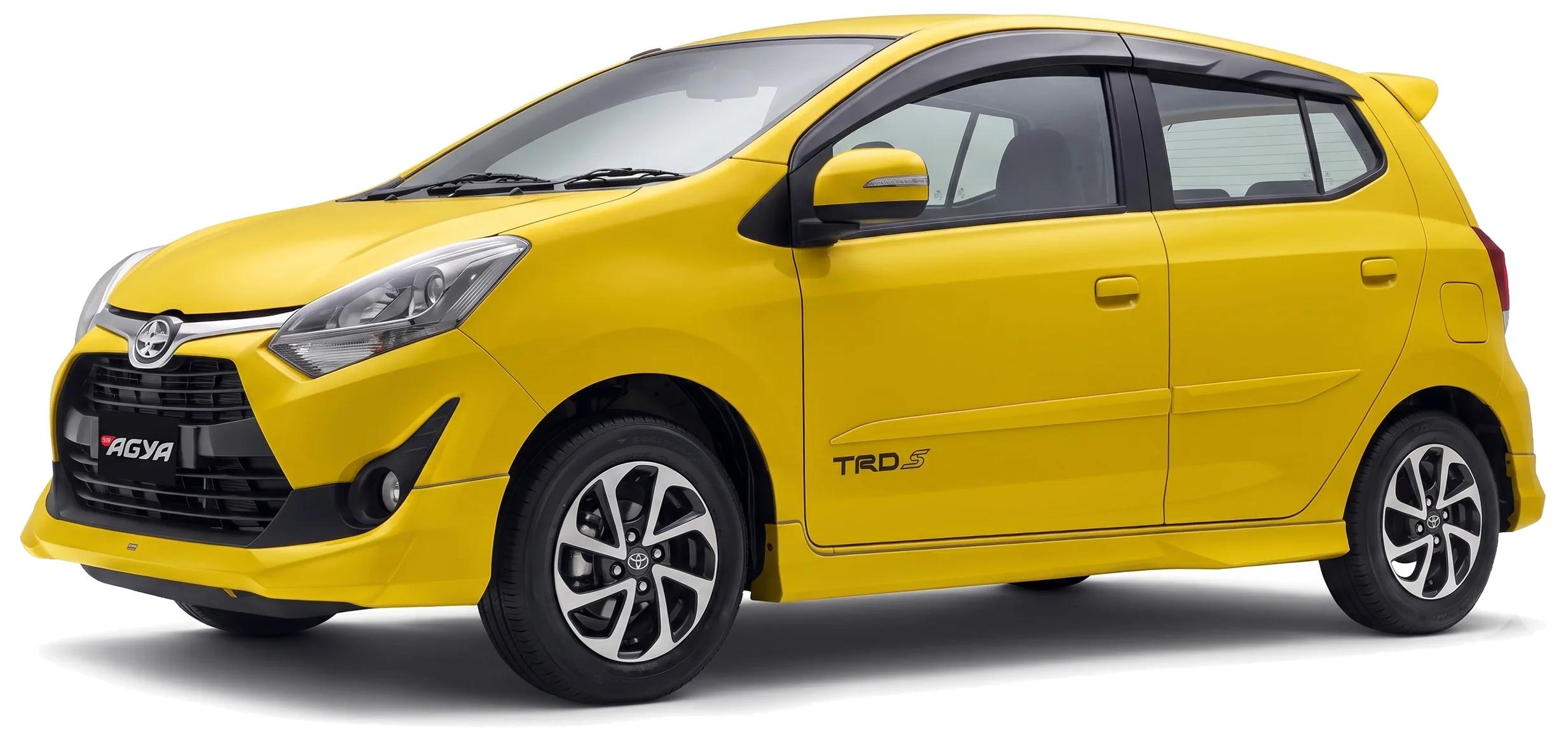 Toyota Agya TRD-S 2017 — хэтчбек — белый фон