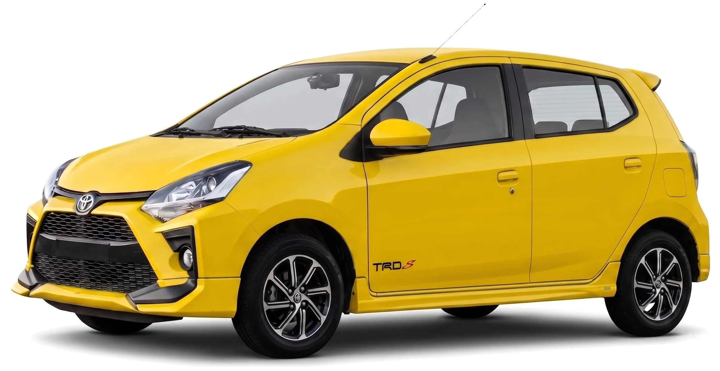 Toyota Agya 2020 — хэтчбек — белый фон