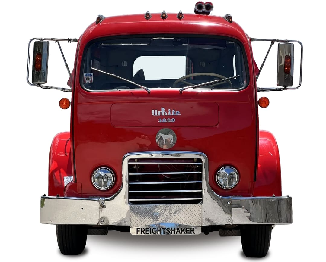 Грузовик White 3000 COE '1967 года, вид спереди