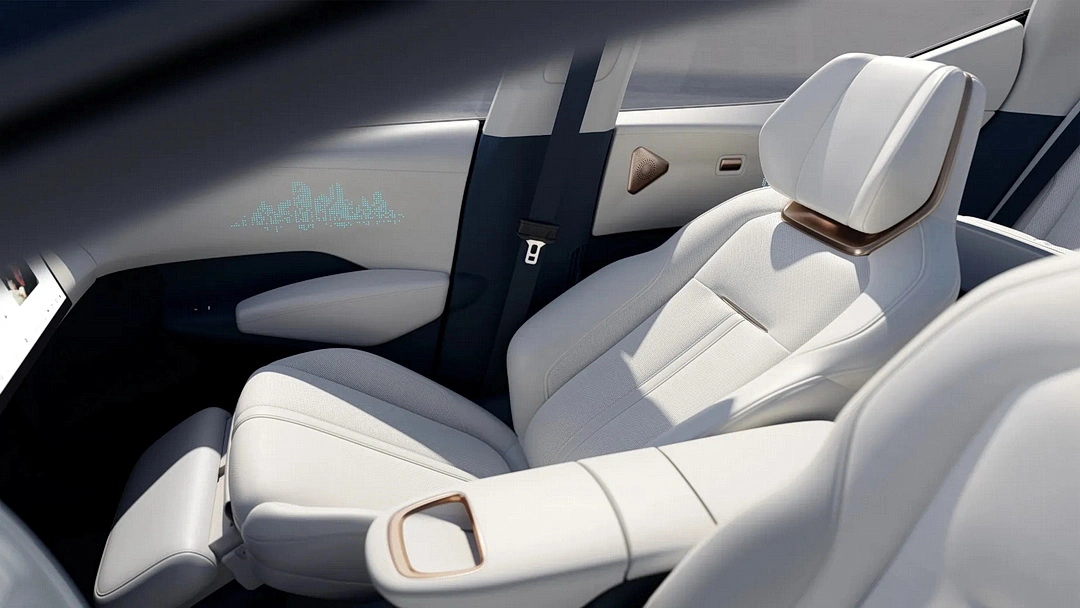 Удобные кресла в салоне автомобиля Zeekr X '2023