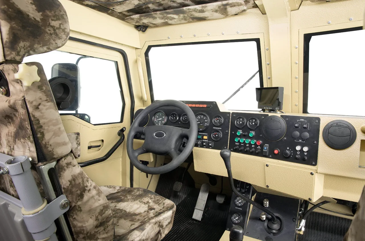 В кабине автомобиля RIDA Buran APC6 '2018