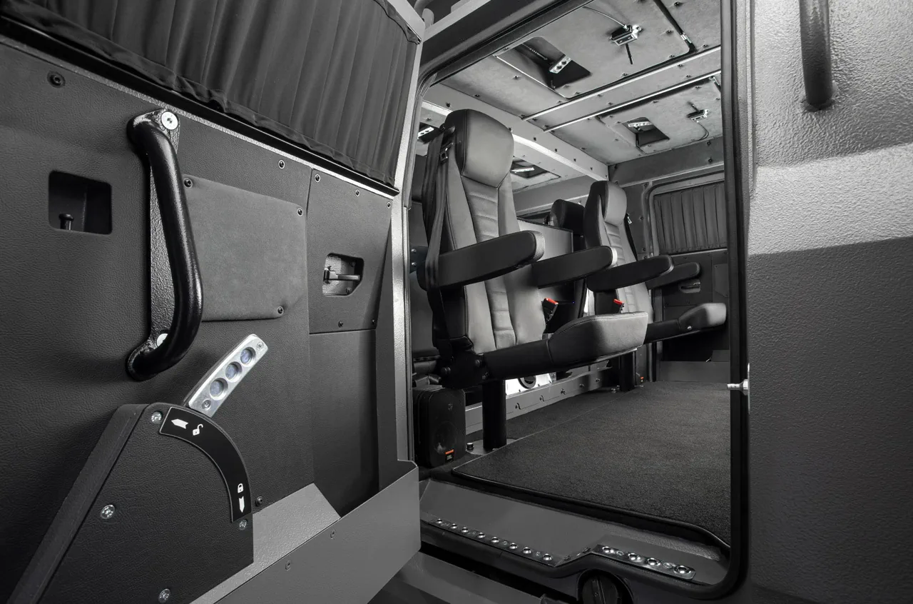 Внутри бронированного автомобиля RIDA Buran Bus '2018