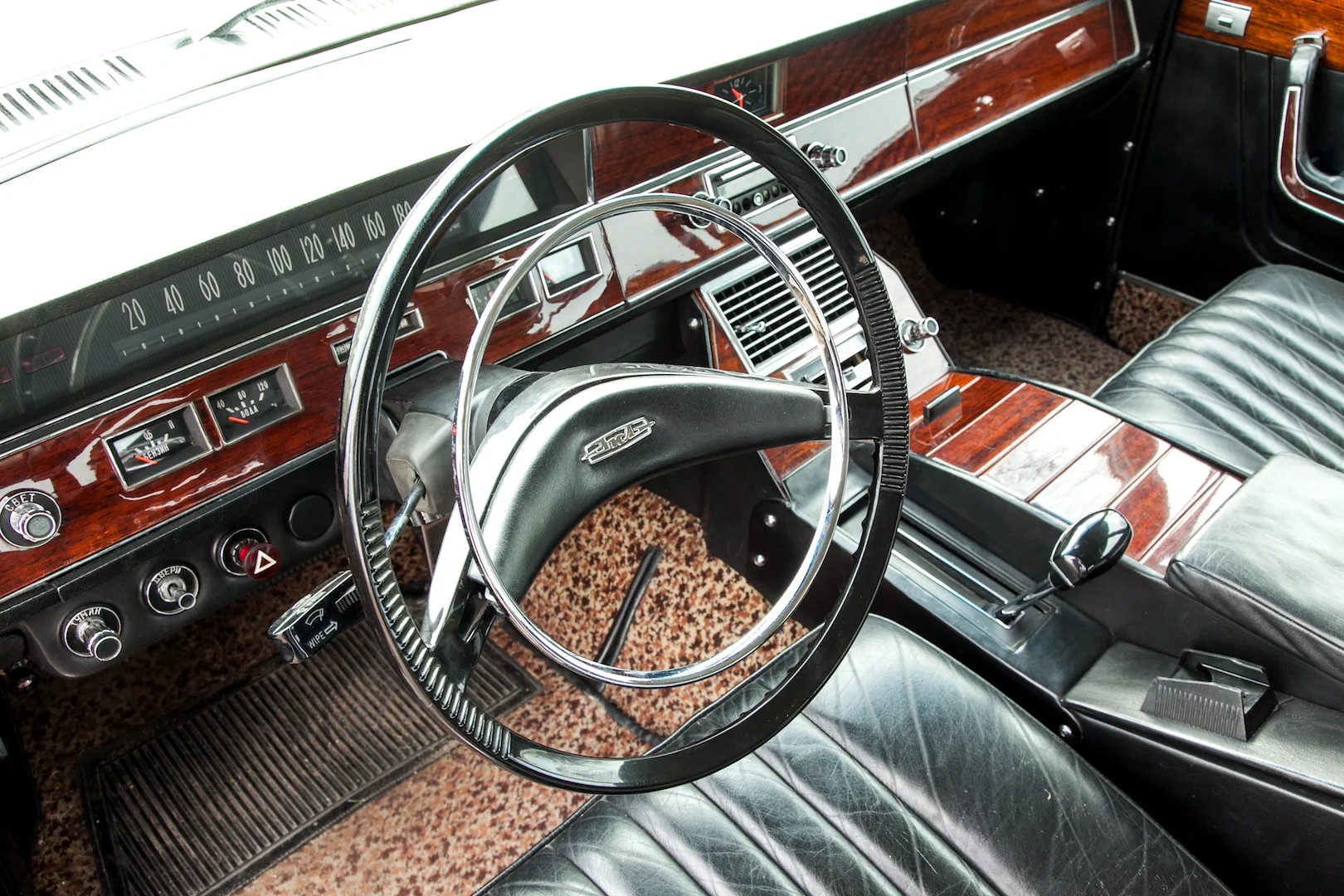 Приборная панель автомобиля ЗиЛ-117 '1971–76