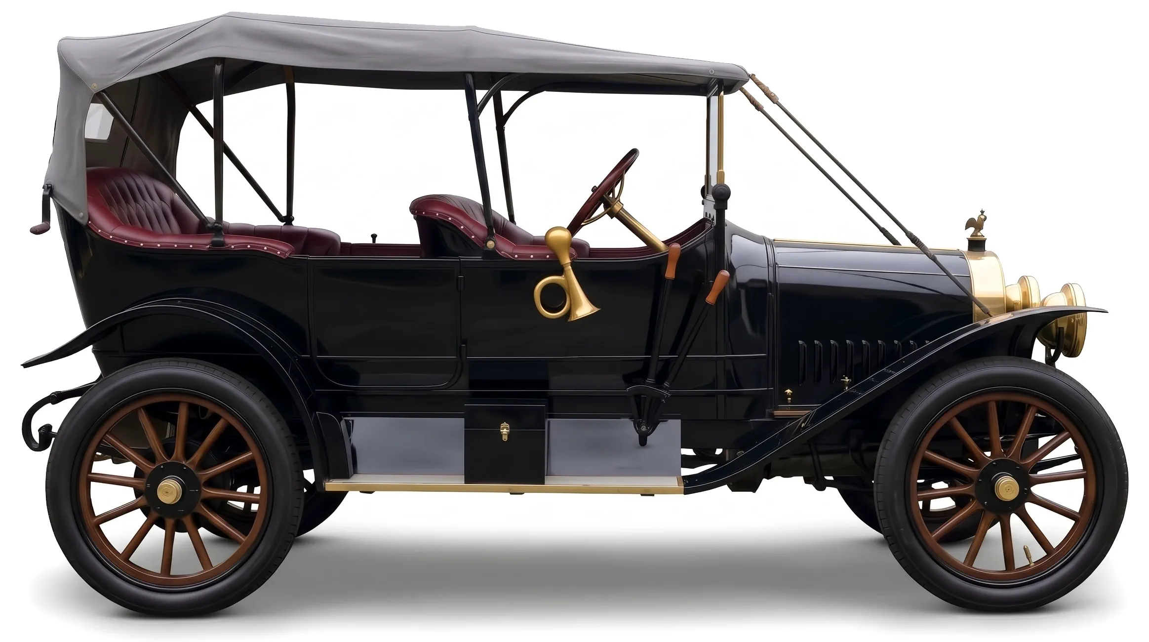 Руссо-Балт К12/20 1911–13 — старинный автомобиль — белый фон — вид сбоку