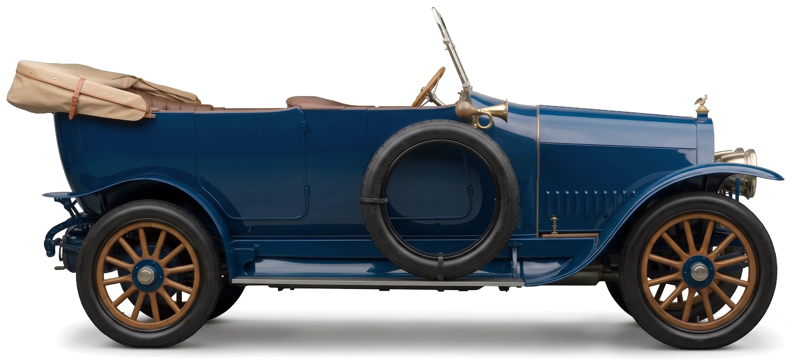 Руссо-Балт Е15/35 Торпедо '1914 — старинный автомобиль — белый фон — вид сбоку